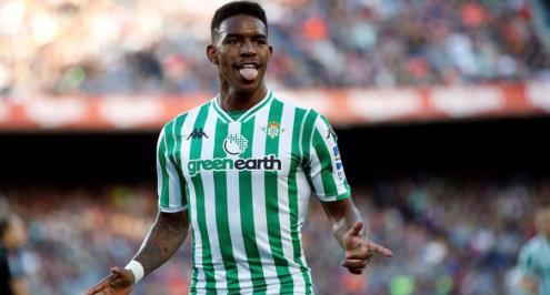 5 ملايين يورو تفصل برشلونة عن ظهير ريال بيتيس
